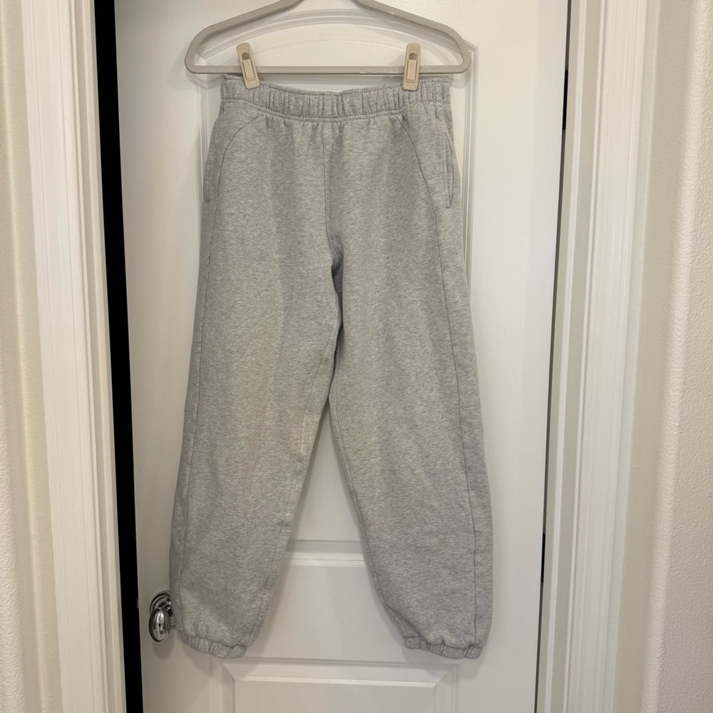 Lululemon Women’s Grey Sweatpants